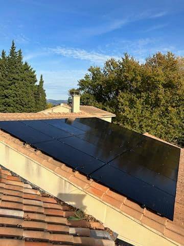 Installation de panneaux photovoltaïques 9 KW en sur imposition à Loriol du Comtat Vaucluse avec batterie de stockage